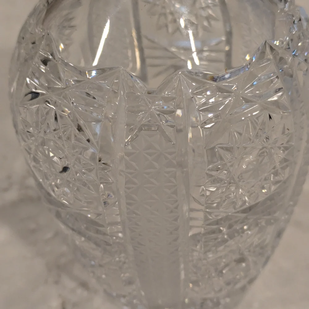 Elegant Crystal Cut Glass  Decanter 7.5